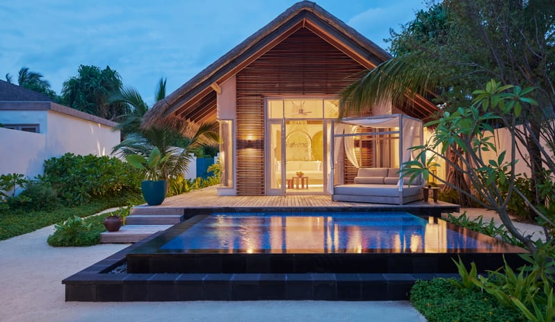 Fairmont Maldives Sirru Fen Fushi-DELUXE BEACH SUNSET VILLA EXTERIOR NIGHT_15637